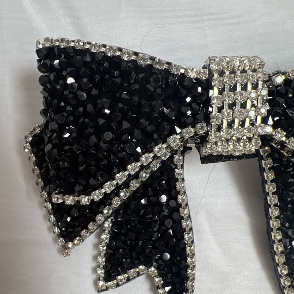 Elegant Black and Silver Bow Hair Clip - Picture 2 of 6